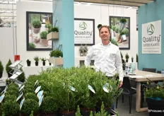 Peter van der Kamp of Quality Green Plants, a green plant nursery that grows 3 groups of garden plants; conifer, ilex and picea conica. According to van der Kamp, the demand for Ilex has increased sharply over the last years, due to the problem in boxwood. Particularly the male type is in high demand as it doesn’t produces fruits, only small white flowers that attract bees.